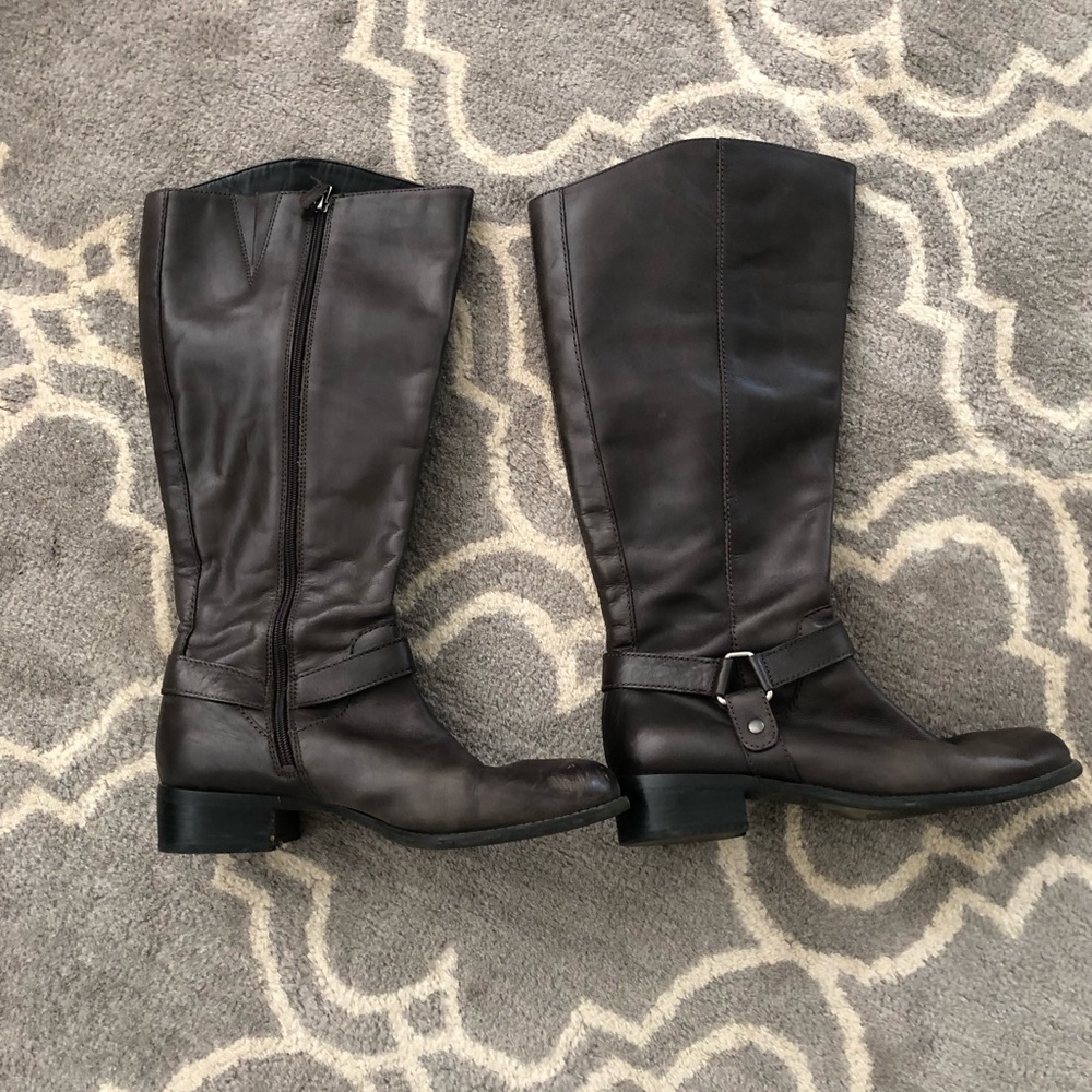 Brown boots